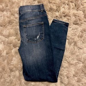 Maurices Jeans Size M with stretch